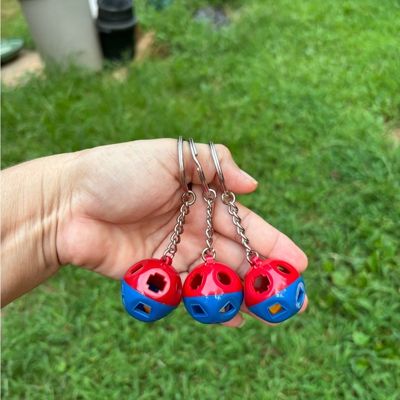 TUPPERWARE KEYCHAINS (3 PIECES SET) - Picture 2 of 9